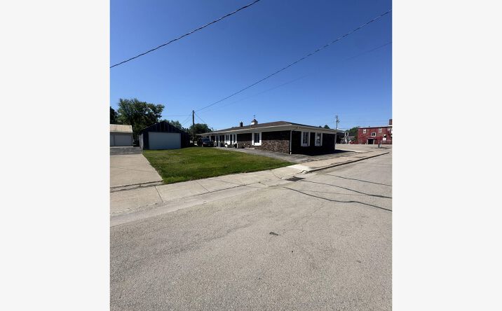 Pictures of Office property located at 200 E WISCONSIN ST, SEYMOUR, WI 54165-1246 for sales - image #1