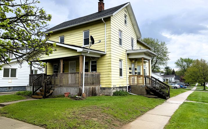 Pictures of Multifamily property located at 29019 Sheeks, Flat Rock, MI 48134 for sales - image #1