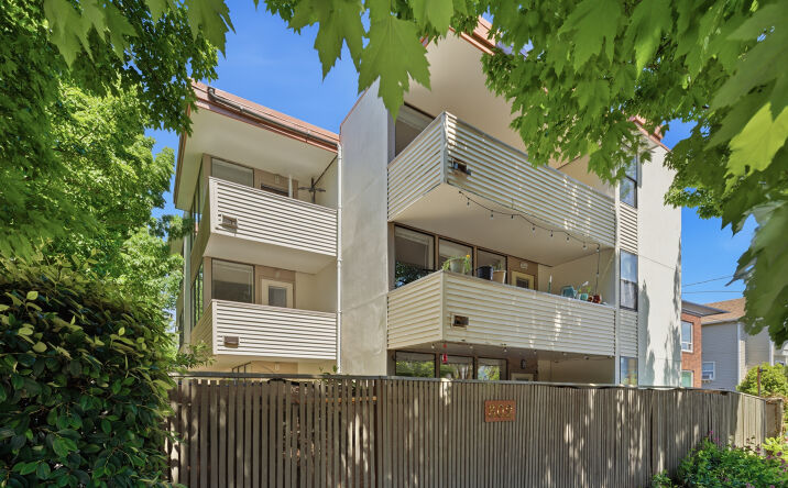 Pictures of Multifamily property located at 802 North 43rd Street, Seattle, WA 98103 for sales - image #1