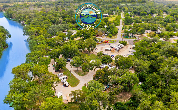 Pictures of Multifamily property located at 266 MEADOW LAKE DR, SEGUIN, TX 78155-9780 for sales - image #1