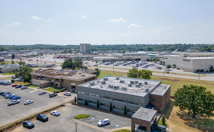 Pictures of Office property located at 1501 South Waldron Road, Fort Smith, AR 72903 for sales - image #1
