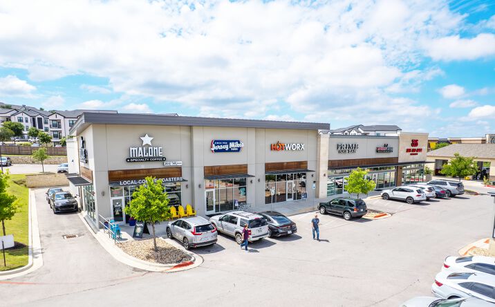 Pictures of Retail property located at 635 University Blvd, Round Rock, TX 78665 for sales - image #1