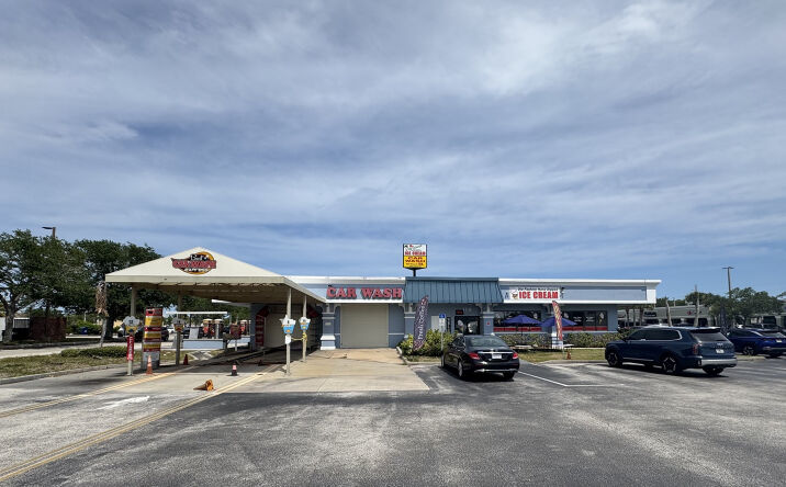 Pictures of Retail property located at 110 S Courtenay Pkwy, Merritt Island, FL 32952 for sales - image #1