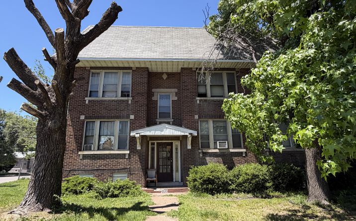 Pictures of Multifamily property located at 411 Gray Boulevard, East St Louis, IL 62205 for sales - image #1