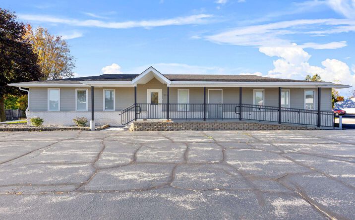 Pictures of Office, Retail property located at 2131 CALUMET Drive, New Holstein, WI 53061 for sales - image #1