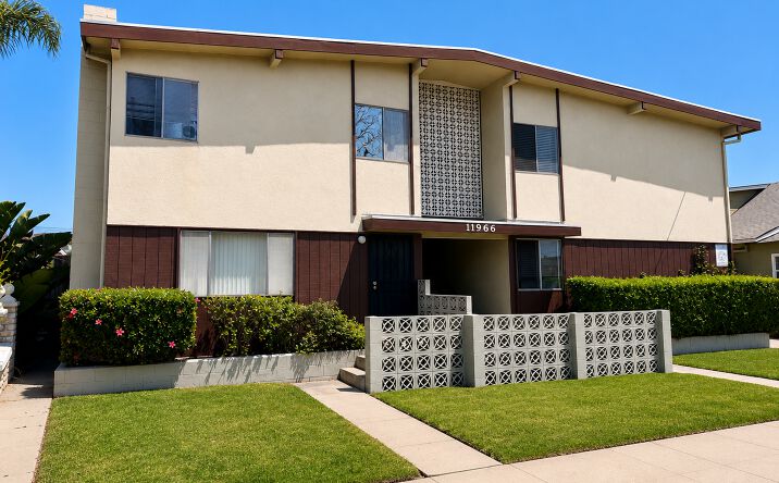 Pictures of Multifamily property located at 11966 Oxford Avenue, Hawthorne, CA 90250 for sales - image #1