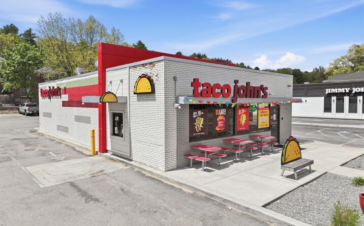 Pictures of Retail property located at 536 N Main St, Leominster, MA 01453 for sales - image #1