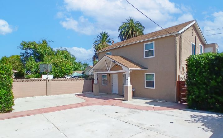 Pictures of Multifamily property located at 626 East 3rd Street, Santa Ana, CA 92701 for sales - image #1