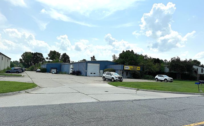 Pictures of Industrial property located at 4405 Wyland Drive, Elkhart, IN 46516 for sales - image #1