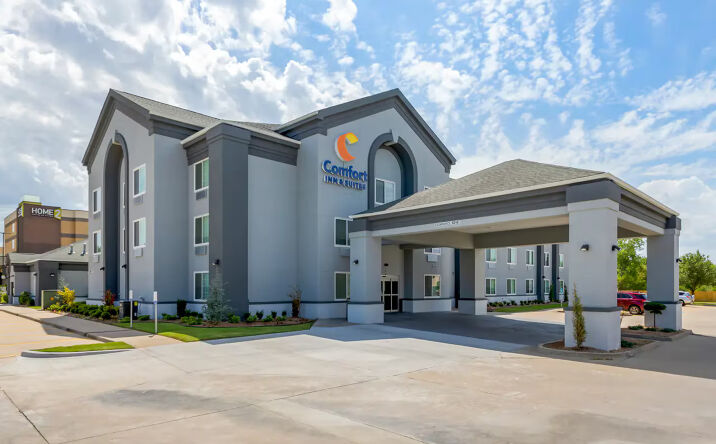 Pictures of Hospitality property located at 3031 Military Boulevard, Muskogee, OK 74401 for sales - image #1