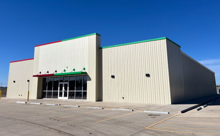Pictures of Retail property located at 52 W K 4 HWY, HOISINGTON, KS 67544 for sales - image #1