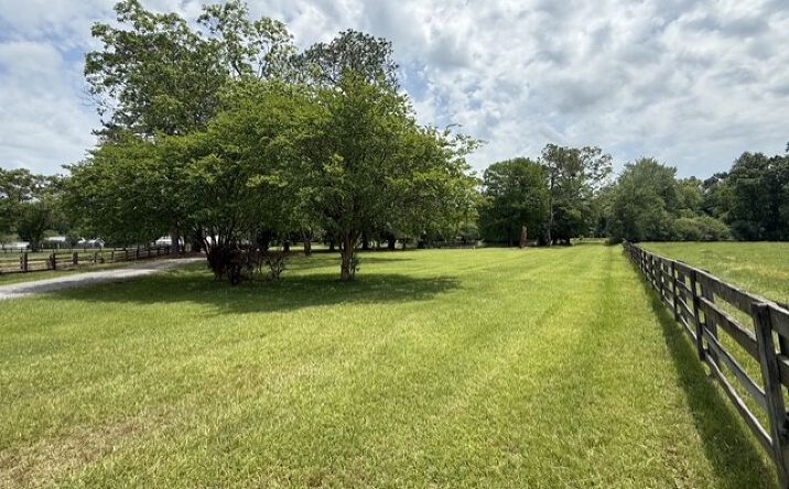 Pictures of Land property located at 840 I-55 South Frontage Road, Terry, MS 39170 for sales - image #1
