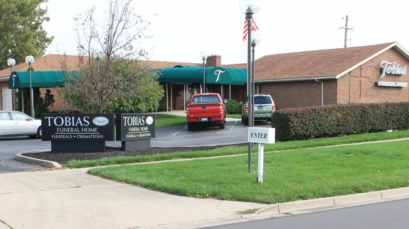 675 W Wenger Rd, Englewood, OH 45322