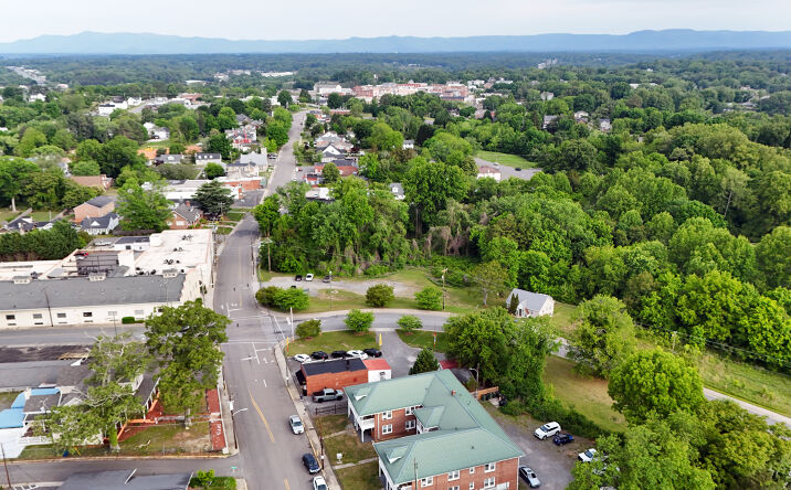 Pictures of Multifamily property located at 1007 S MAIN ST, MOUNT AIRY, NC 27030 for sales - image #1