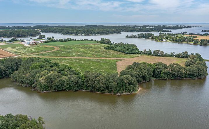 2 Bleak House Farm Ln, LOTTSBURG