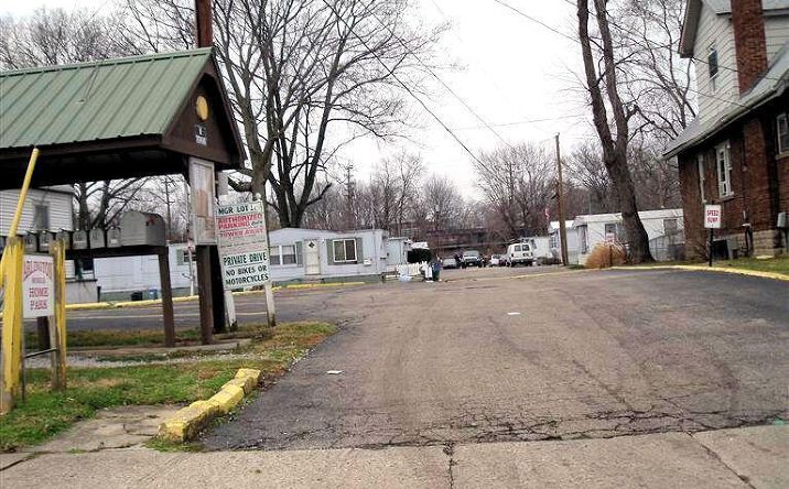 Elliott Avenue, Arlington Heights