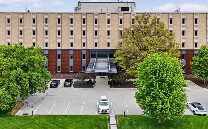 Pictures of Office property located at 1025 Ashworth Road, West Des Moines, IA 50265 for sales - image #1