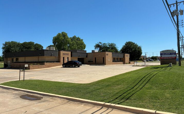 Pictures of Office property located at 937 SW 89th St, Oklahoma City, OK 73139 for sales - image #1