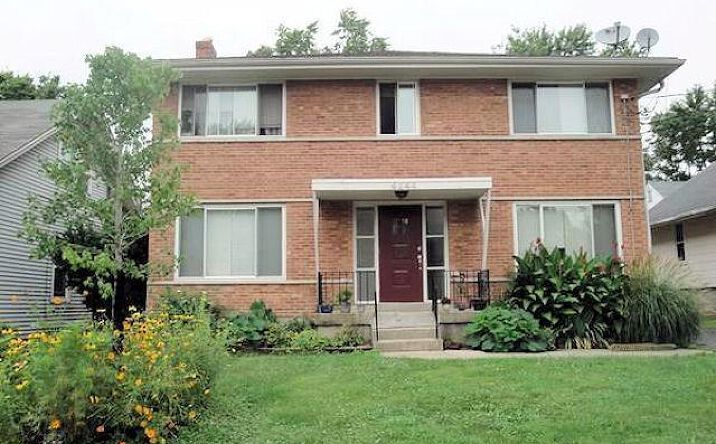 Sibley Avenue, Silverton