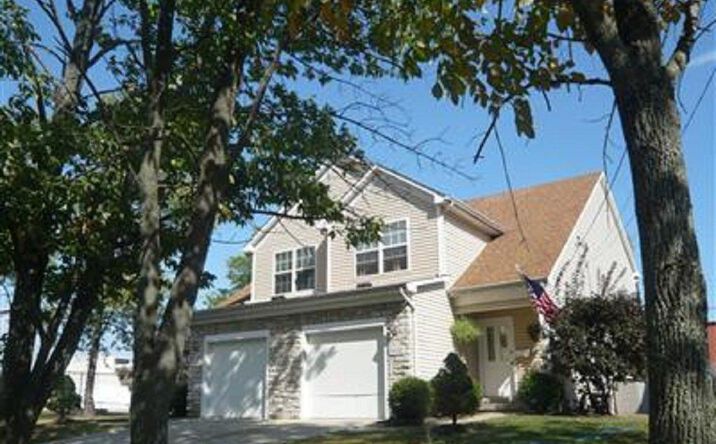 8444 Cottonwood Drive, Springfield Twp.