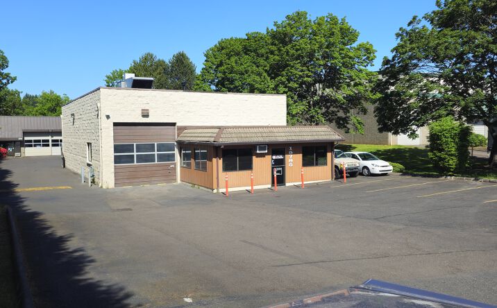 Pictures of Retail property located at 15785 SW 72ND AVE, TIGARD, OR 97224-7937 for sales - image #1