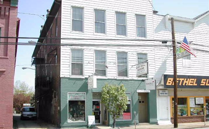 W Plane Street, Bethel