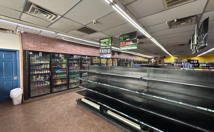 Pictures of Retail property located at 717 Ann Arbor Avenue, Dallas, TX 75216 for sales - image #1