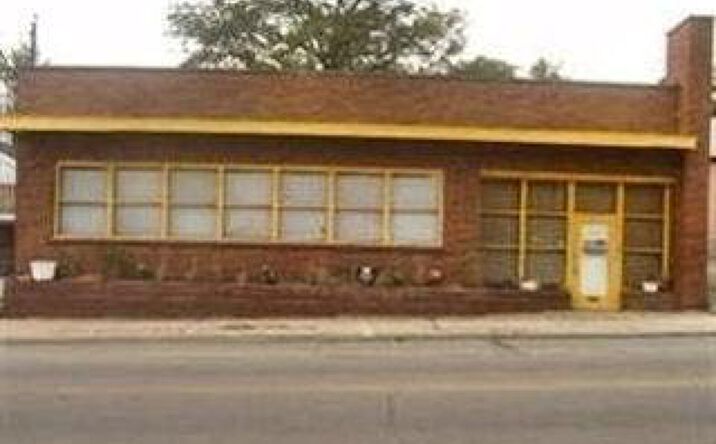 6811 Montgomery Road, Silverton