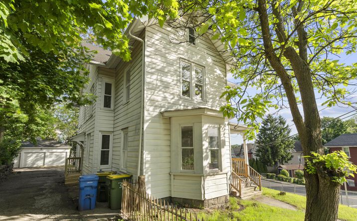 Pictures of Multifamily property located at 94 WALNUT ST, WATERBURY, CT 06704 for sales - image #1