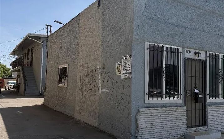 Pictures of Multifamily property located at 10012 S Broadway, Los Angeles, CA 90003 for sales - image #1
