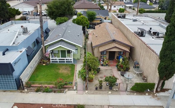 Pictures of Multifamily property located at 212 N Azusa, Azusa, CA 91702 for sales - image #1
