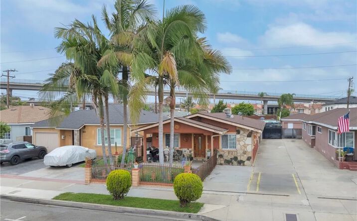 Pictures of Multifamily property located at 4853 W 116th St, Hawthorne, CA 90250 for sales - image #1
