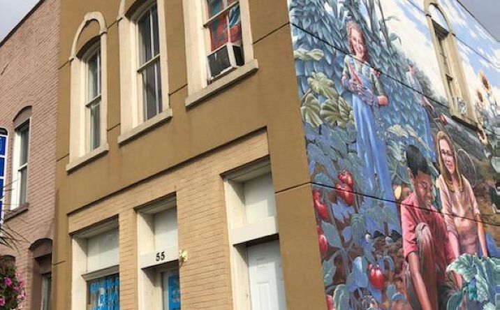 E Locust Street, Wilmington
