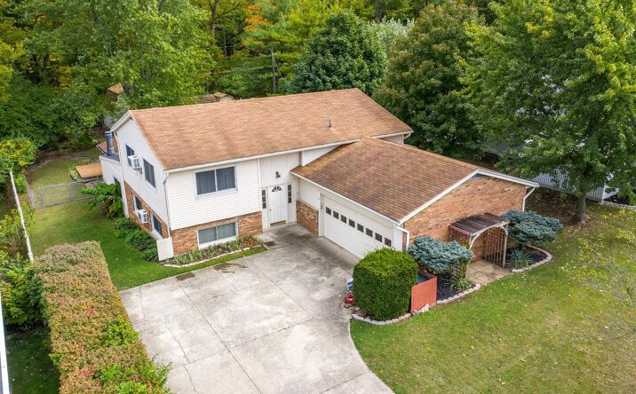 Wyndcrest Court, Monroe
