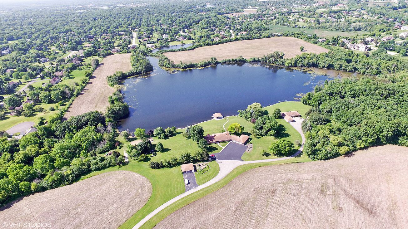 25260 N Gilmer Rd, Mundelein, IL 60060