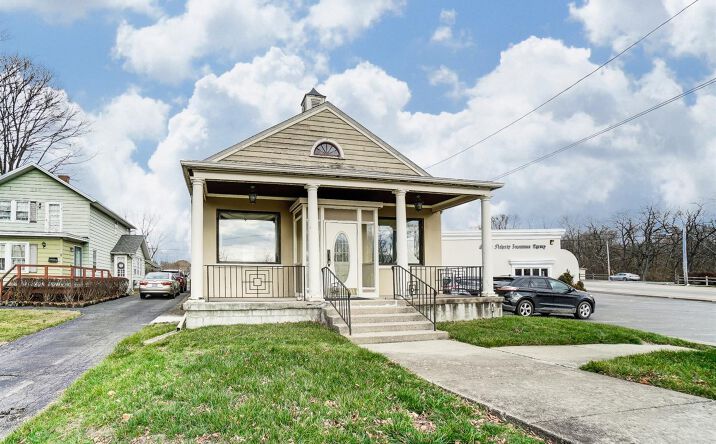 Oakwood Avenue, Lebanon