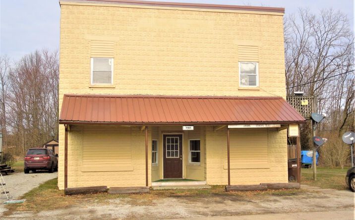W Versailles Street, Holton