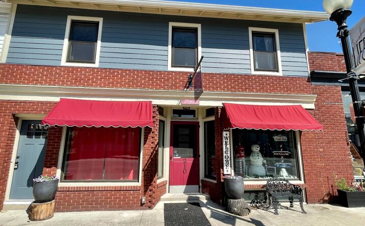 N Commerce Street, Lewisburg