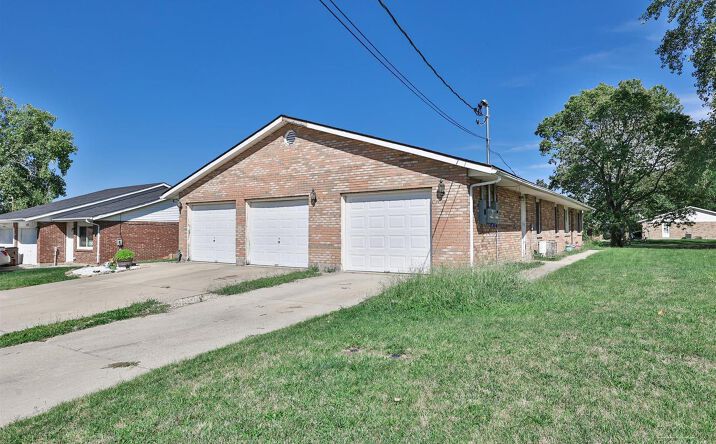 Mercedes Drive 4902, Liberty Twp