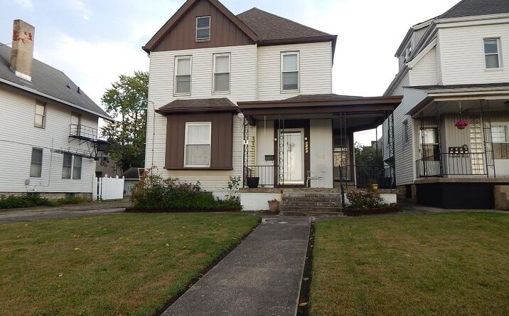 Lafayette Avenue, Norwood