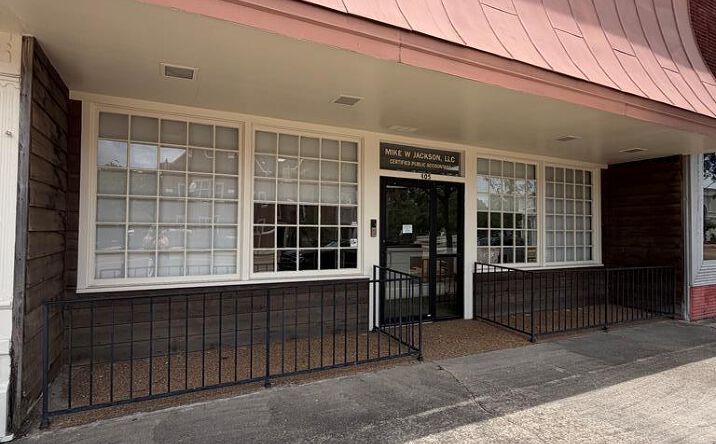 Pictures of Office property located at 405 Washington Ave, Greenville, MS 38701 for sales - image #1