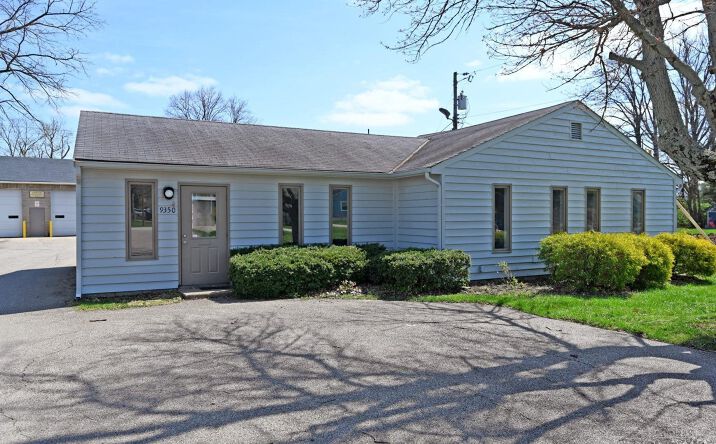 A Floral Avenue, Blue Ash