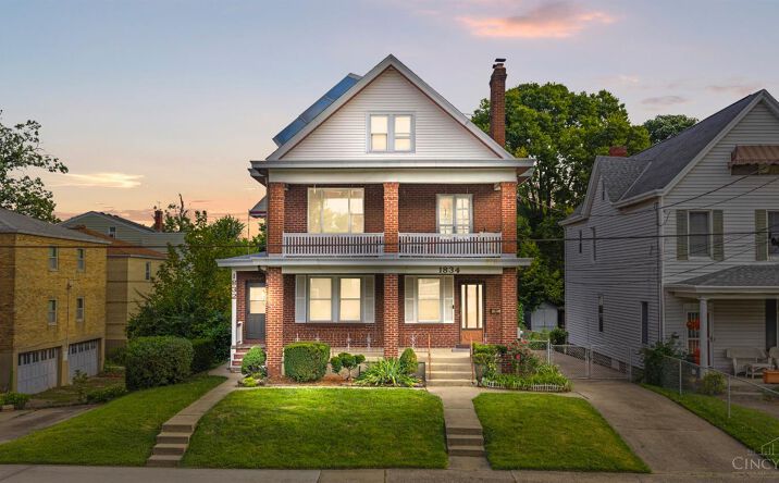 1834 Weyer Avenue, Norwood