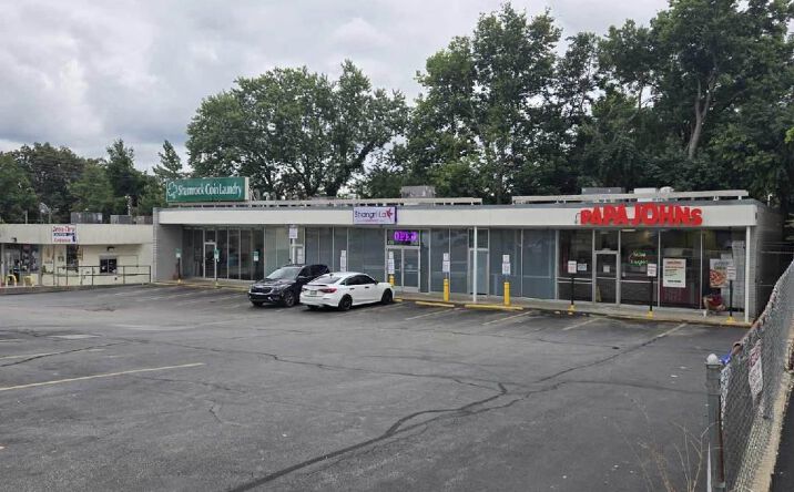 4505 W Eighth Street, Cincinnati