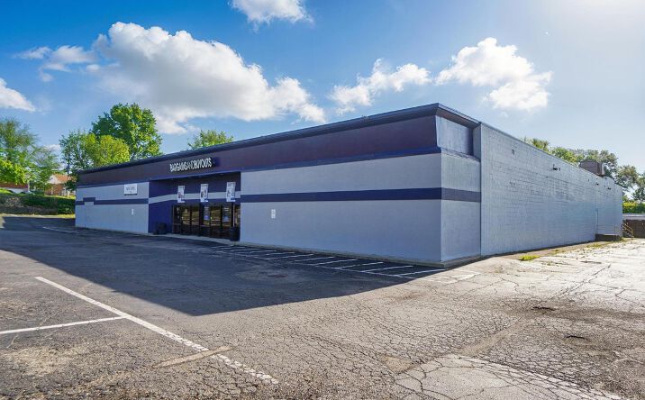 Pictures of Retail property located at Eswin Street, Greenhills, OH 45218 for sales - image #1