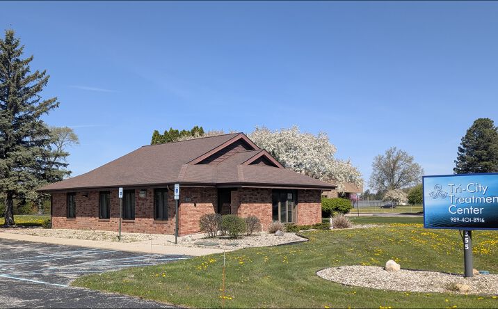 Pictures of Office property located at 355 N CTR RD, SAGINAW, MI 48638 for sales - image #1