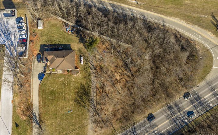 Pictures of Land property located at 712 W Galbraith Road, Springfield Twp., OH 45231 for sales - image #1