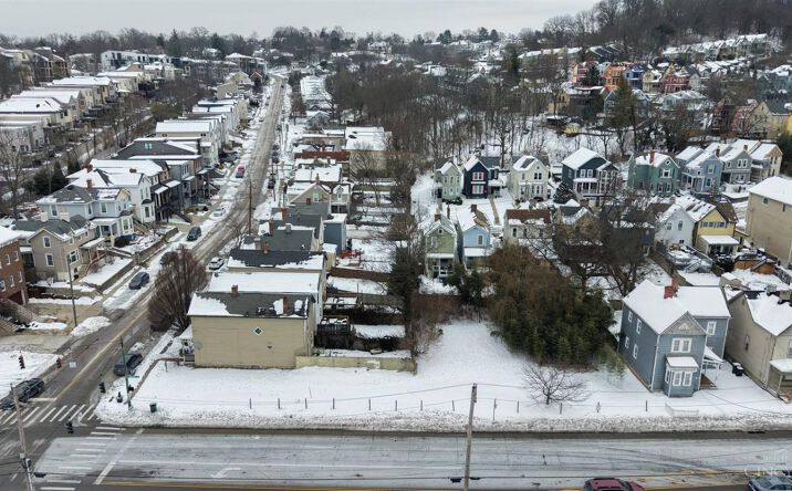 Pictures of Land property located at 3614 Columbia Parkway, Cincinnati, OH 45226 for sales - image #1