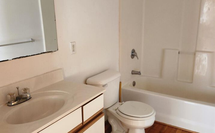 Pictures of Multifamily property located at 3262 Glendora Avenue, Cincinnati, OH 45220 for sales - image #1