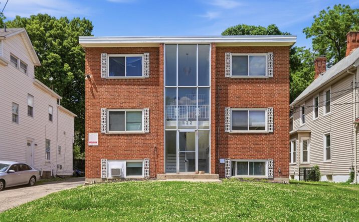 Elliott Avenue, Arlington Heights